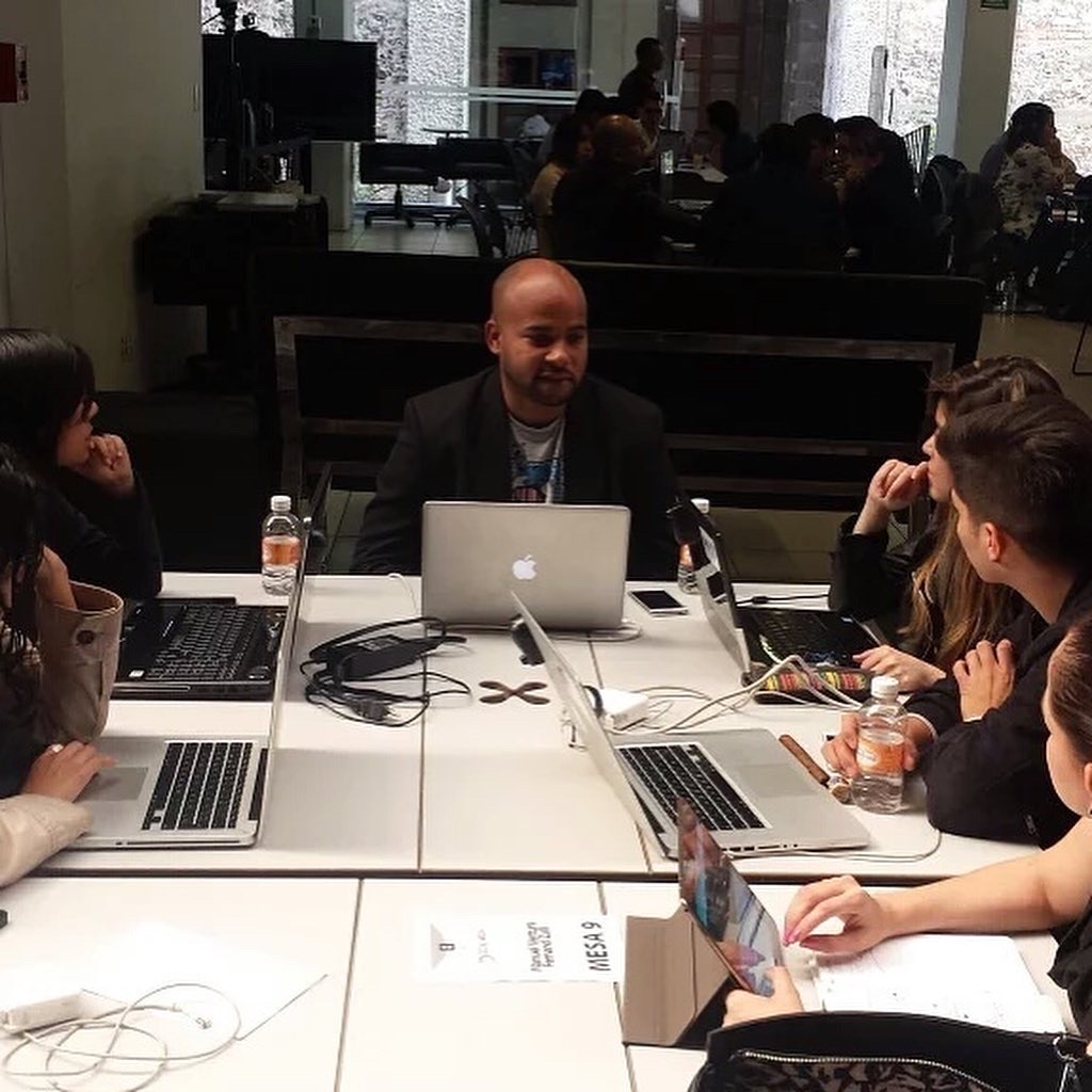 Manuel Ventura líder digital en Social Media Roundtable TelMex Hub Ciudad de México 2015